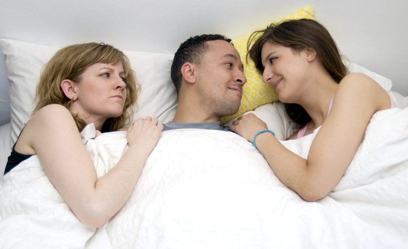 Definition and Benefits of Threesome Sex in a Relationship